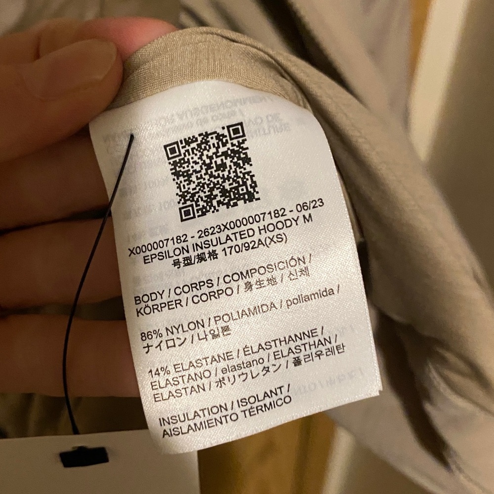 Arc'teryx Epsilon Insulated Hoody XS - Picture 4 of 8